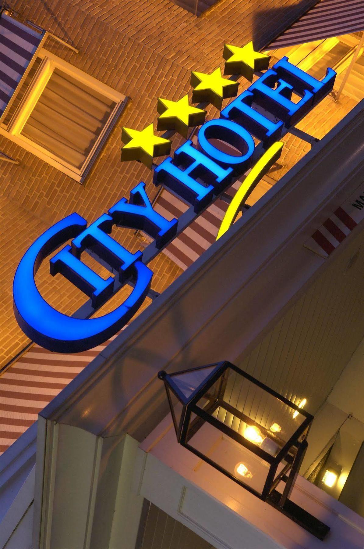 City Hotel Oss Exterior photo